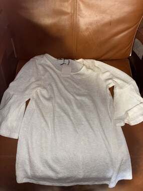 Green Envelope Los Angeles Cream Shimmer Bell Sleeve Top Size S NWT